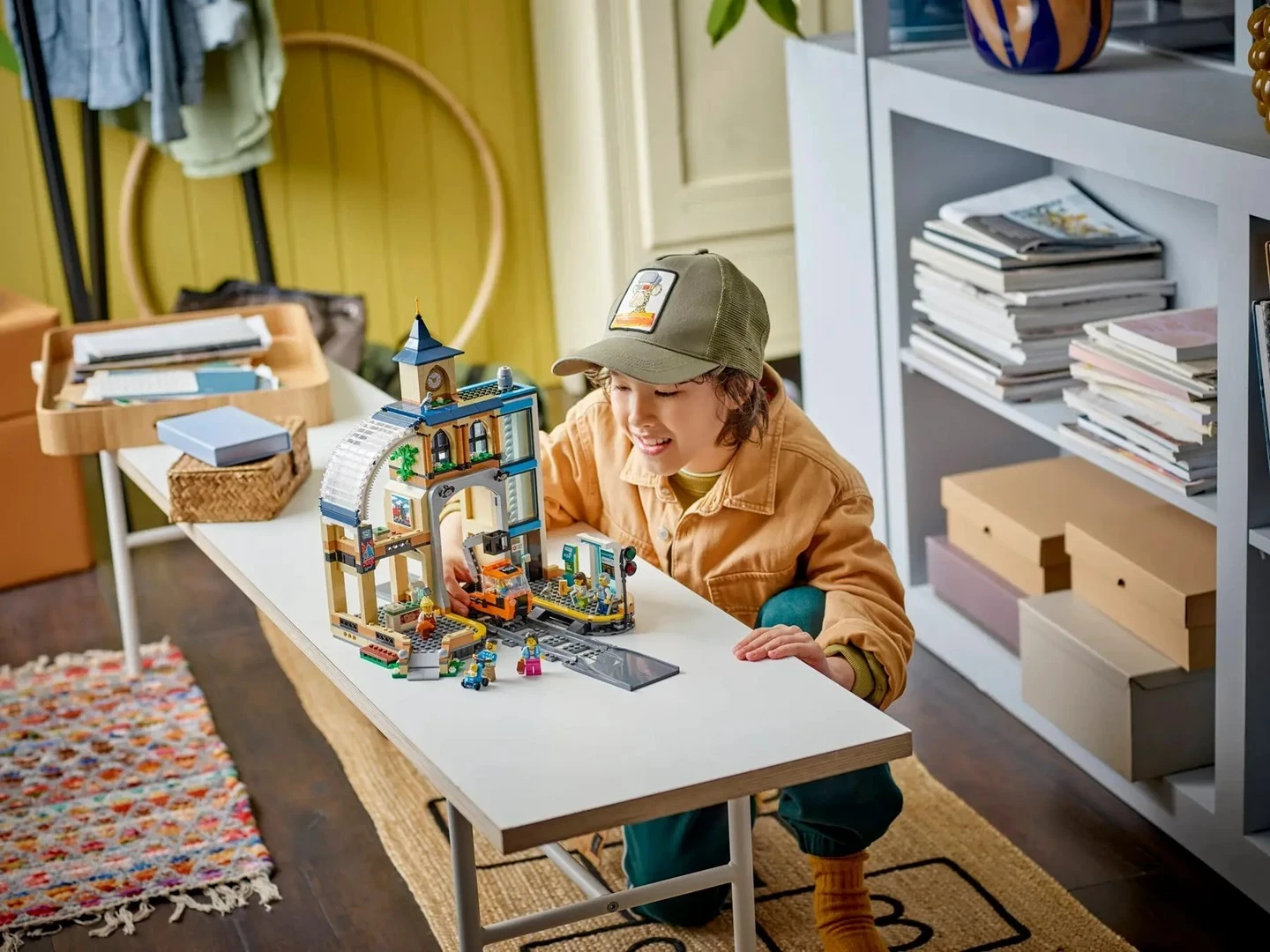 Set lodrash LEGO CITY Central Train Station 60469 me 6 minifigura