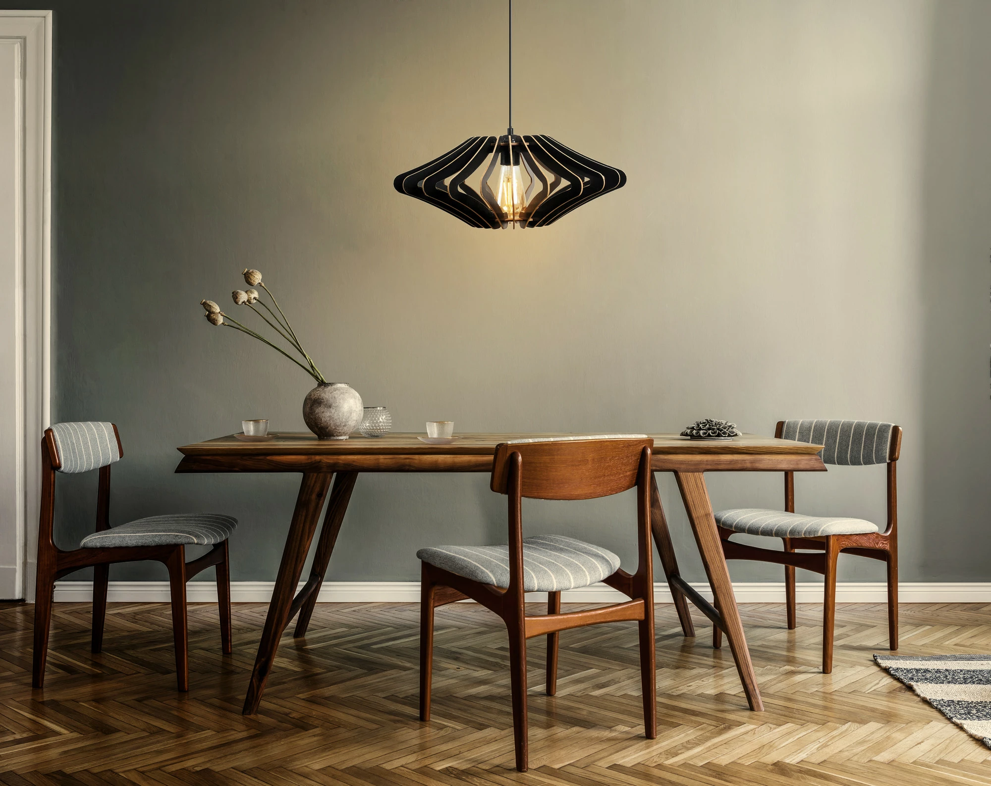 Llambë tavani Opviq, model 173-T, dizajn engjëlli, e zezë