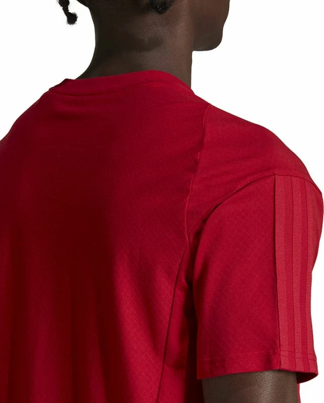 Maicë adidas për meshkuj, e kuqe