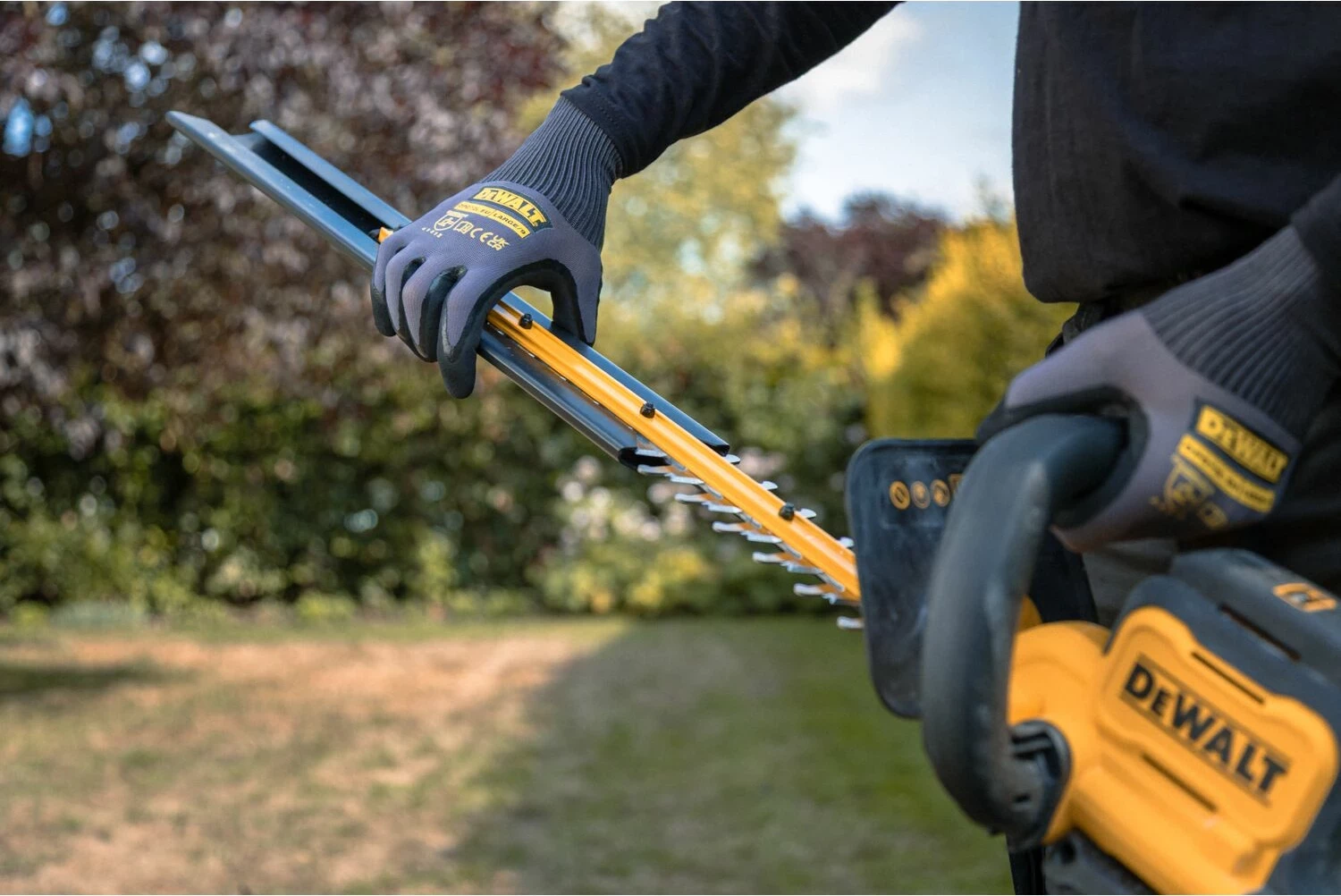 Trimer për gardh Dewalt DCMHT564P1 18V 55cm 25mm, 1x 5Ah + karikues