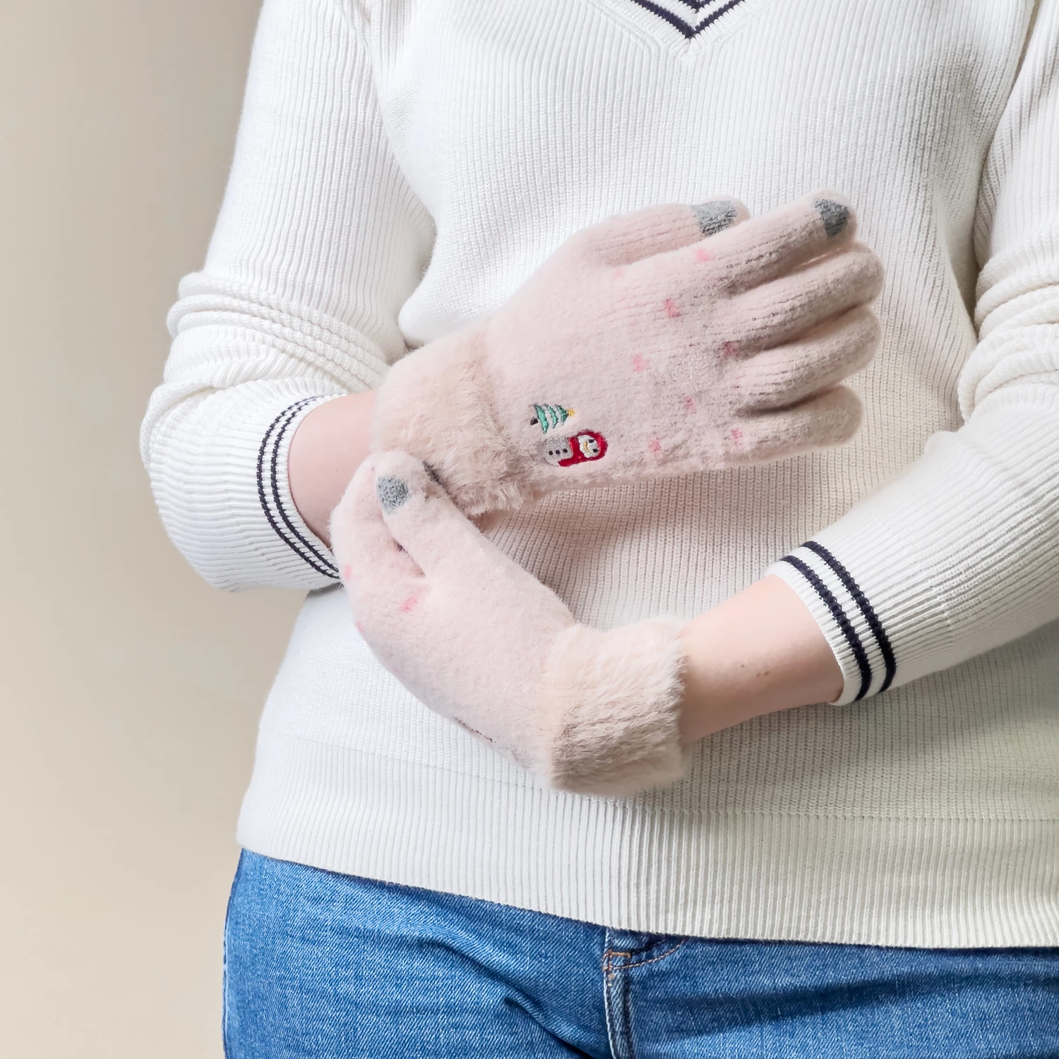 Doreza dimërore për femra Hurtel, me ekran prekje, motiv borebardhë dhe pemë Krishtlindjesh, bezhë