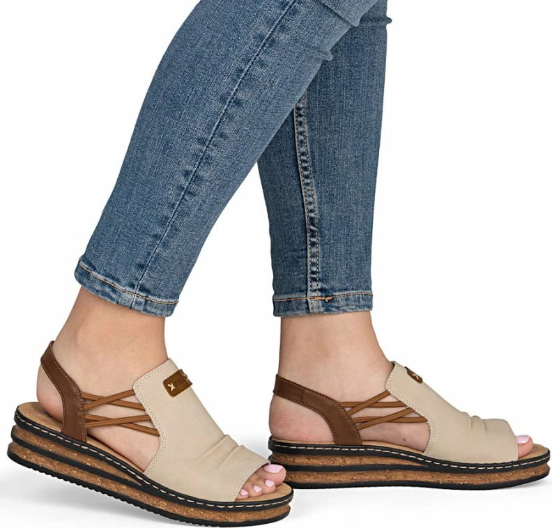 Sandale platforme femra Rieker 62962-60, bezhë