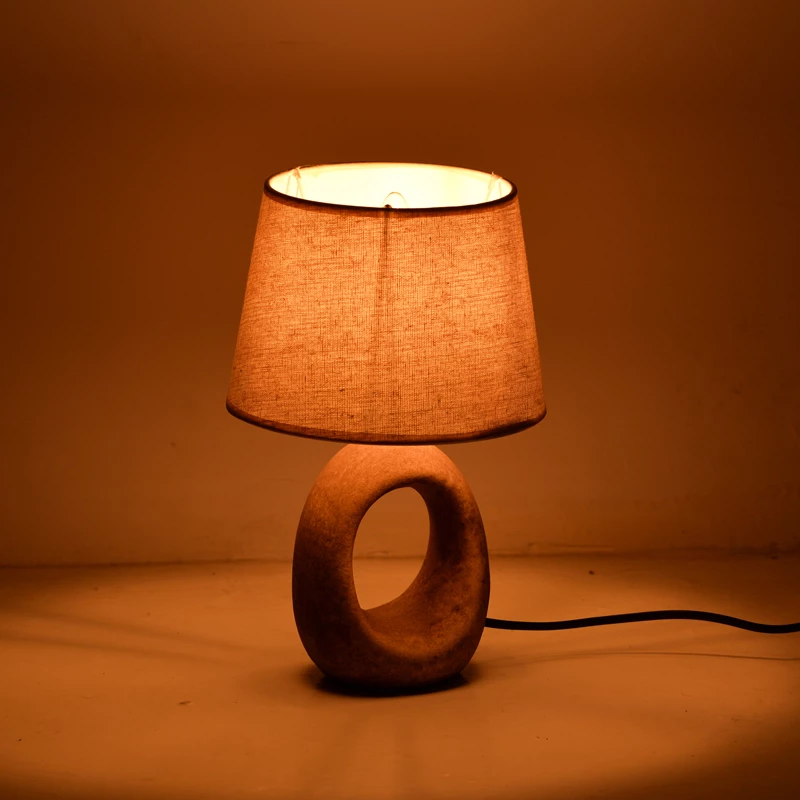 Llambë tavoline Collie, qeramikë gri antike, abazhur bezhë, E14, 18x29cm