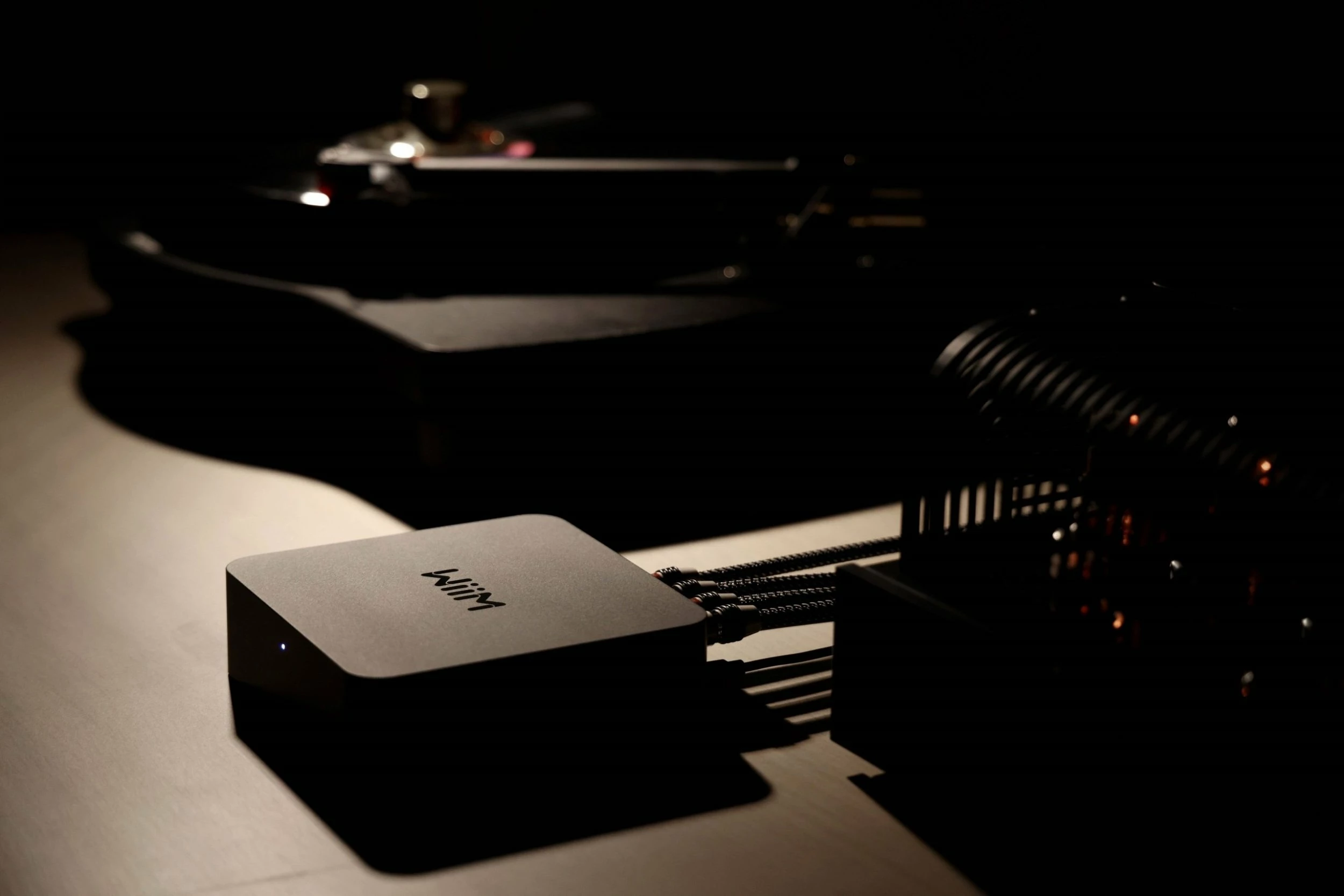 Streamer audio WiiM Pro Plus Roon Ready Hi-Res, Wi‑Fi/Bluetooth/Ethernet, i zi, me telekomandë