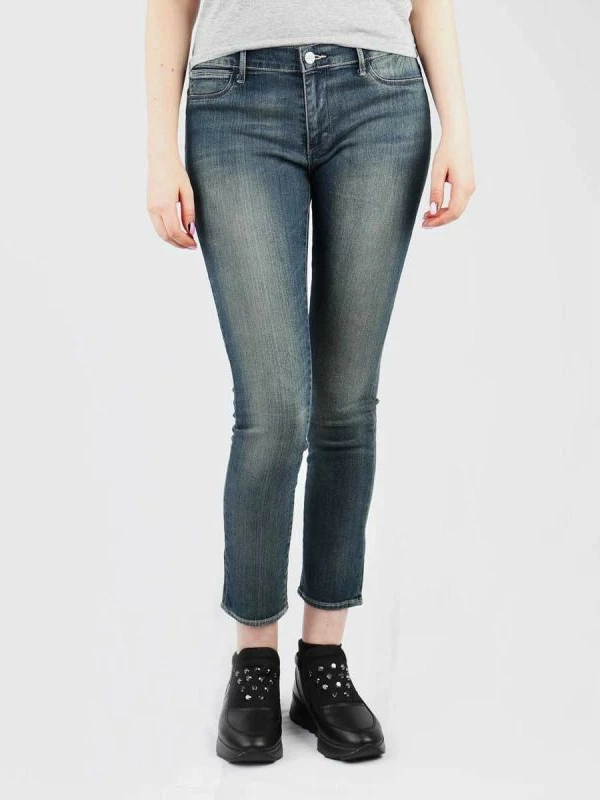 Pantallona për femra Wrangler