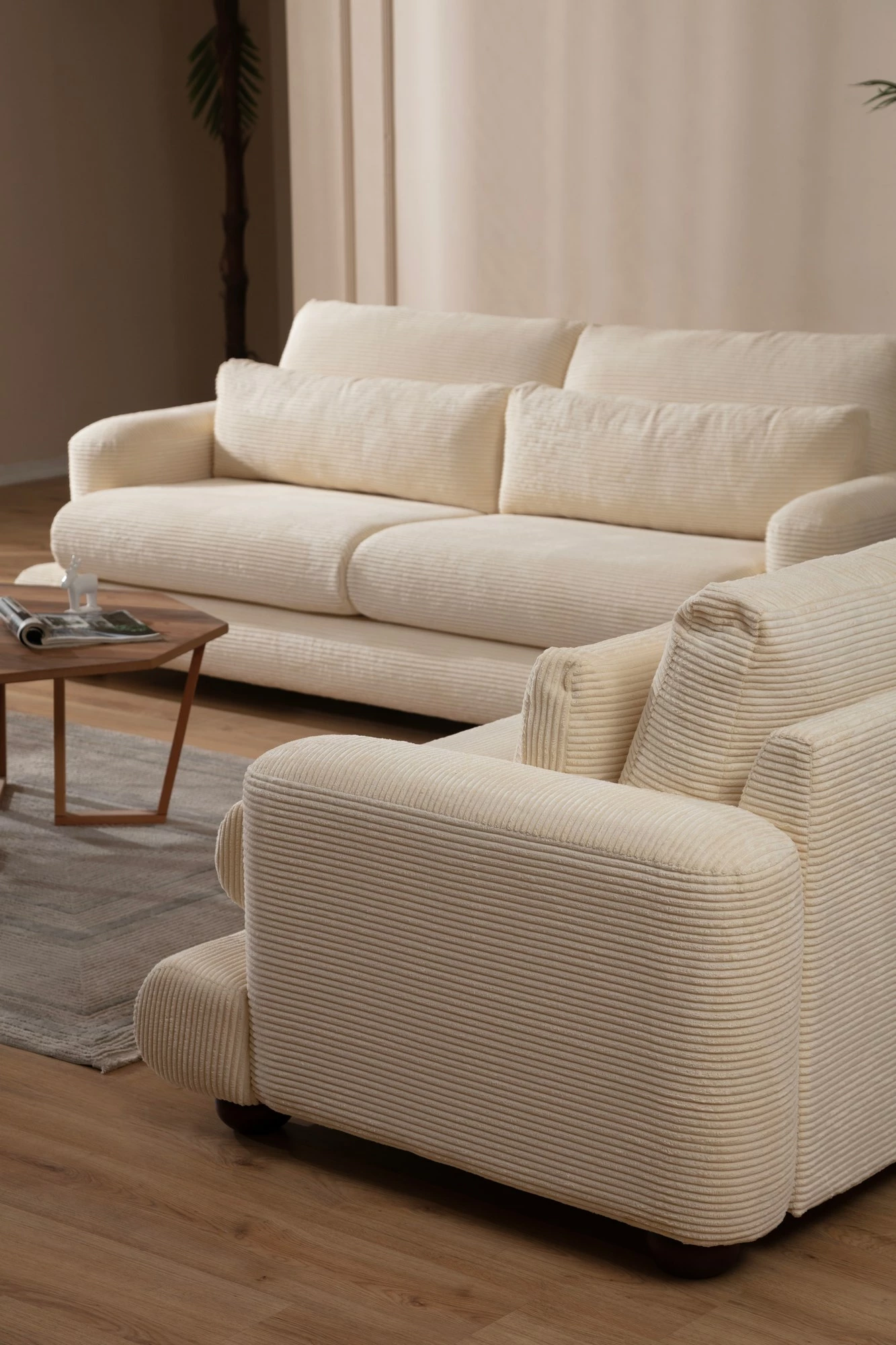 Divan treshe Atelier del Sofa, River, bezhë