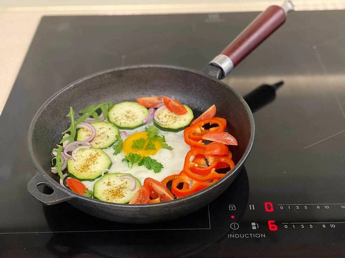 Tigan gize Klausberg Krisberg 24 cm për induksion, i zi