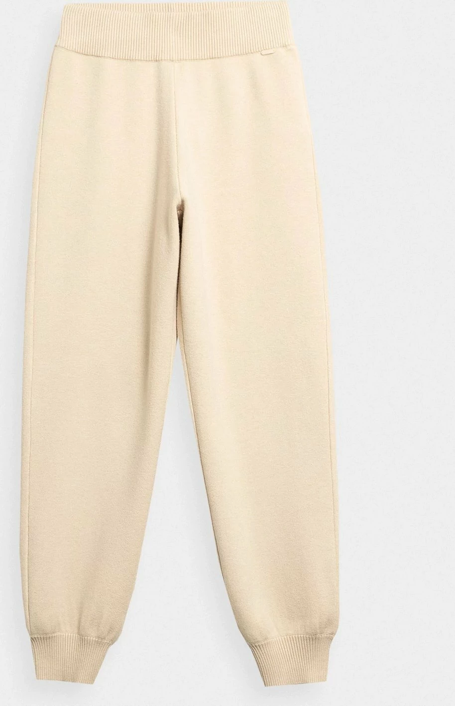 Tuta (sweatpants) për femra 4F 4FAW22TTROF546-83S të gjata, thurje e butë me viskozë, bezhë