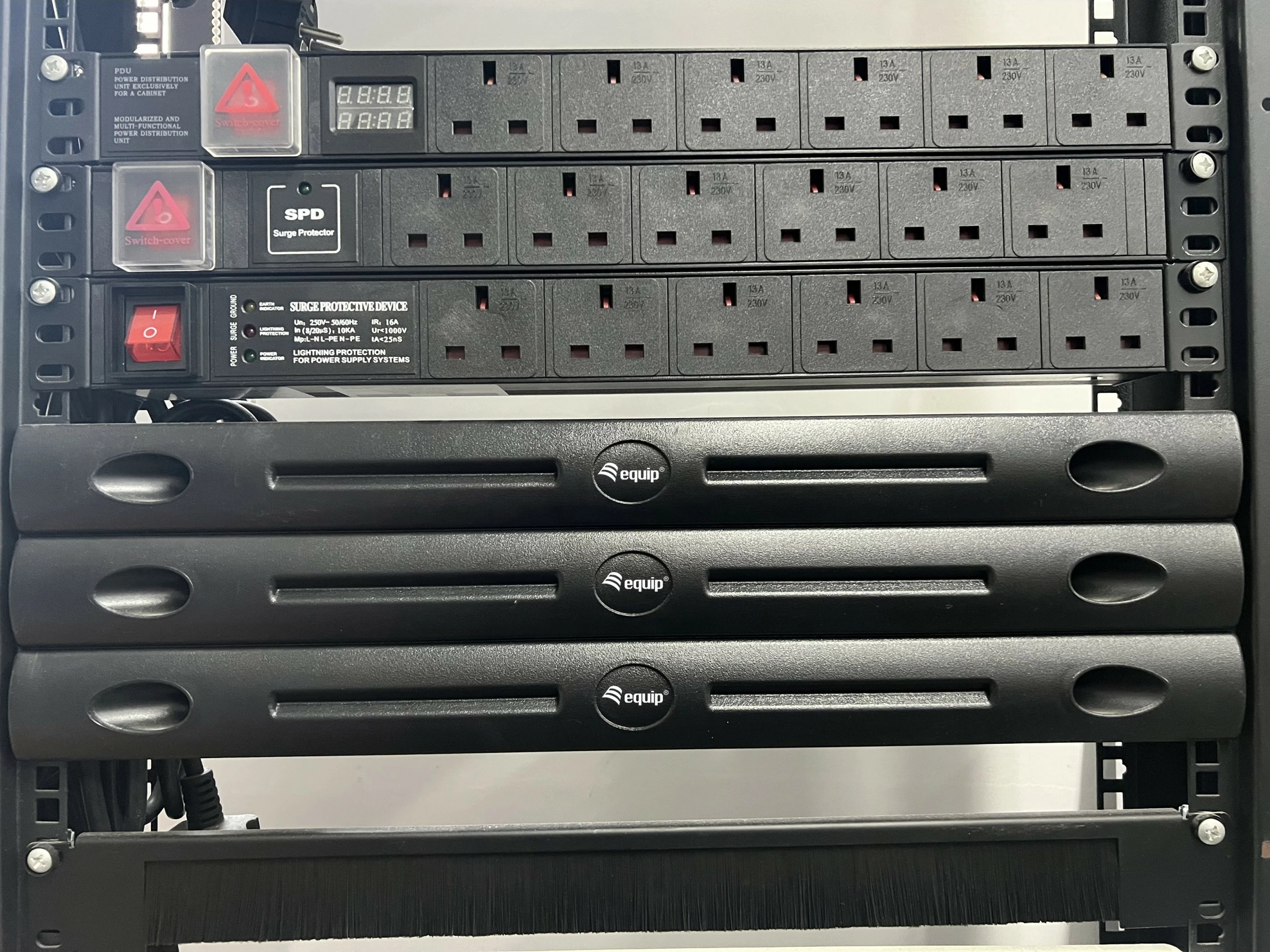 Panel bosh 1U Equip 19", toolfree, i zi