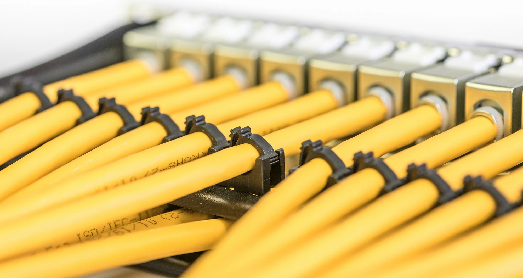 Kabëll rrjeti Digitus Cat 7A S/FTP 100m, LSZH, PoE, verdhë