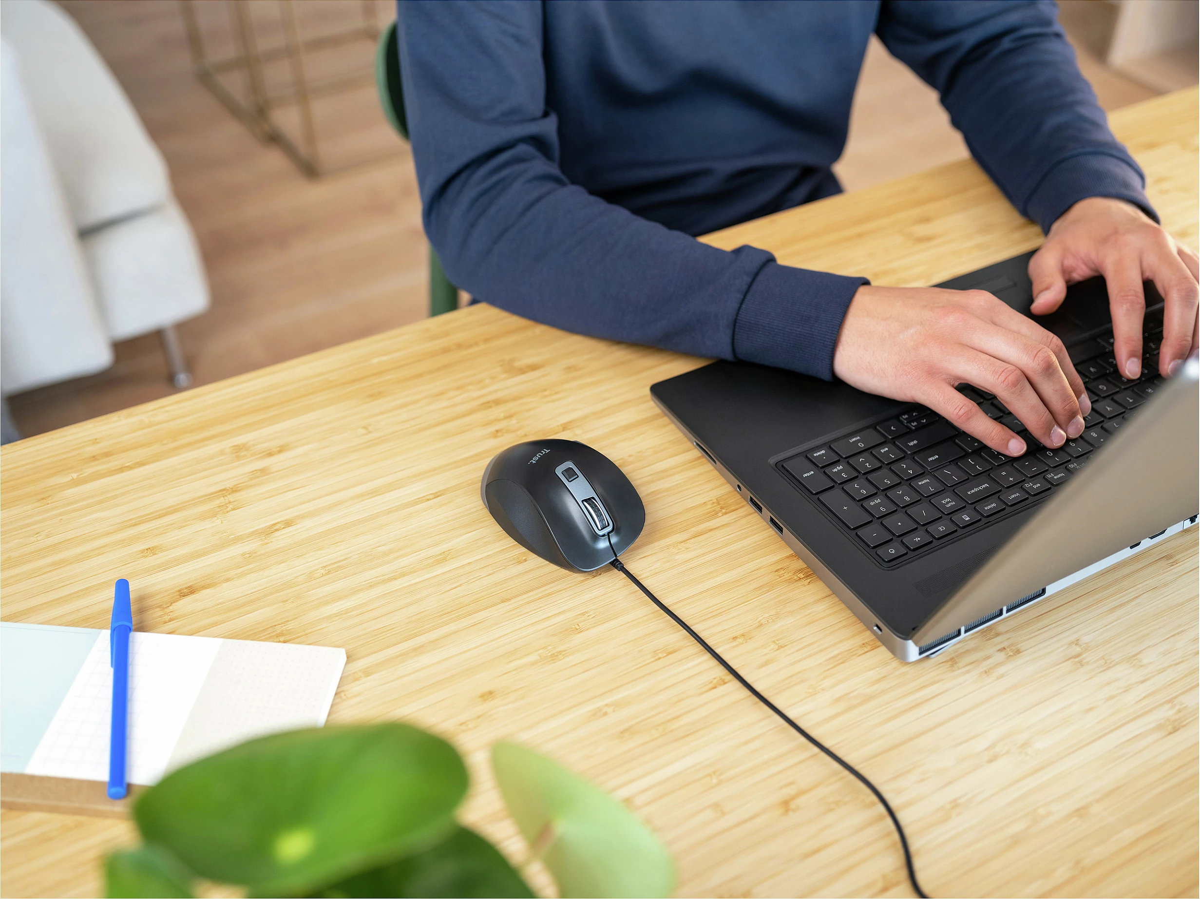 Maus Trust Fyda Komfort ECO, USB, 5000 DPI, e zezë