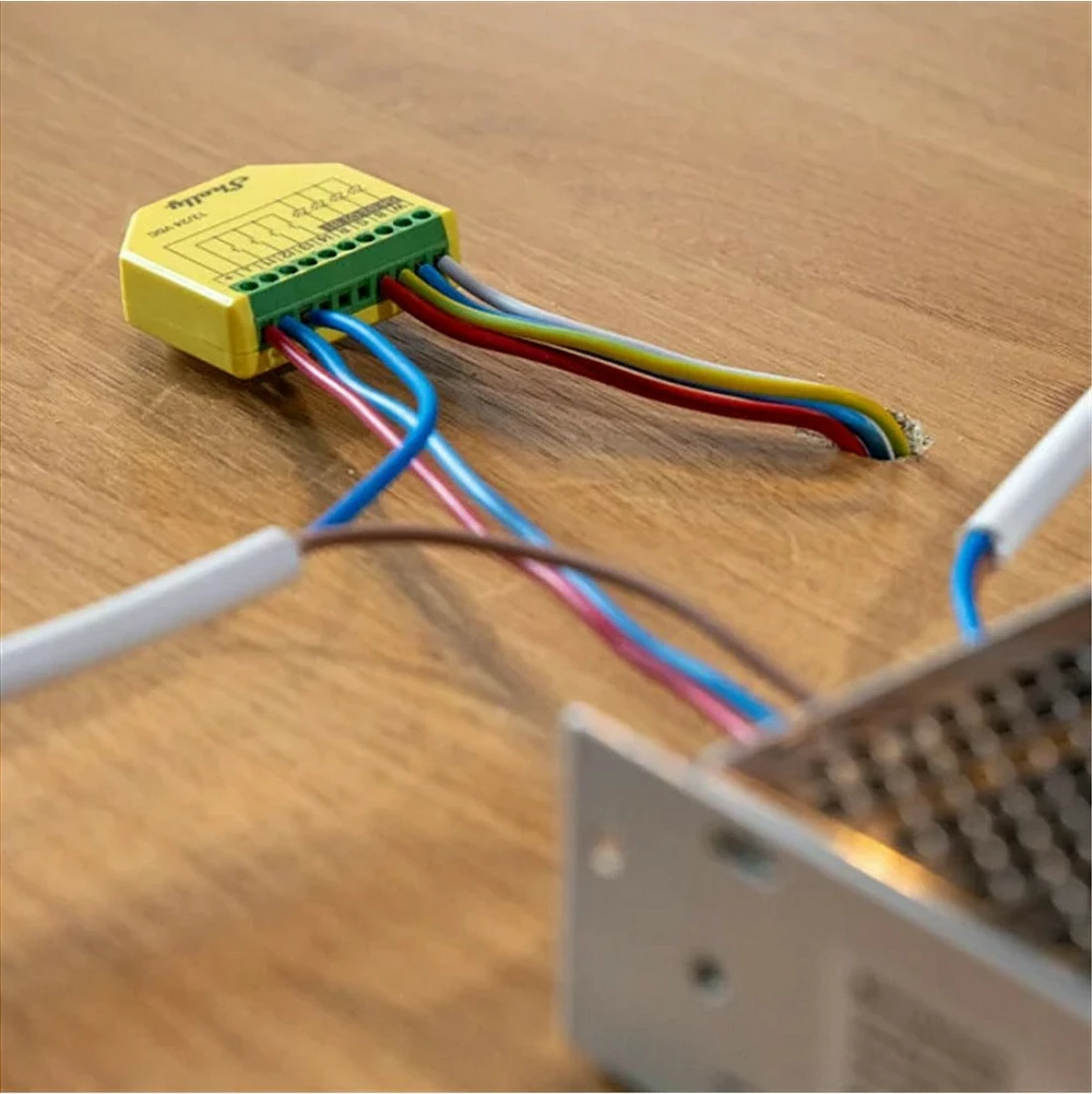 Kontroller RGBW Shelly Plus, Wireless, Wi-Fi, 4 kanale, Gjelbër, Verdhë