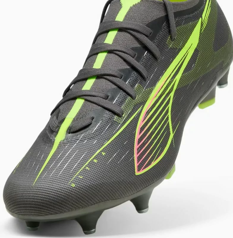 Atlete futbolli Puma për meshkuj, të hirtë