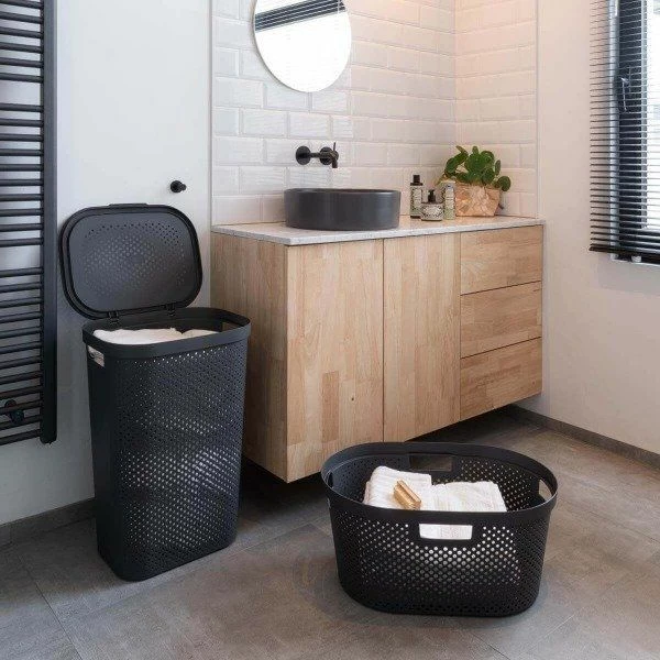 Shportë rrobash Curver Infinity Recycled 60L me kapak, gri