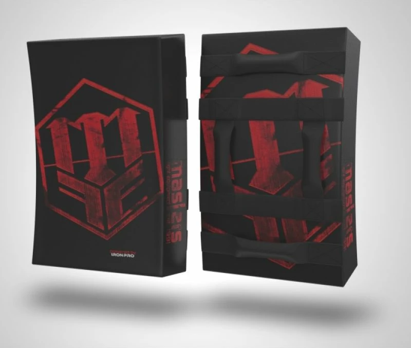 Mburojë trajnimi Masters, zezë e kuqe