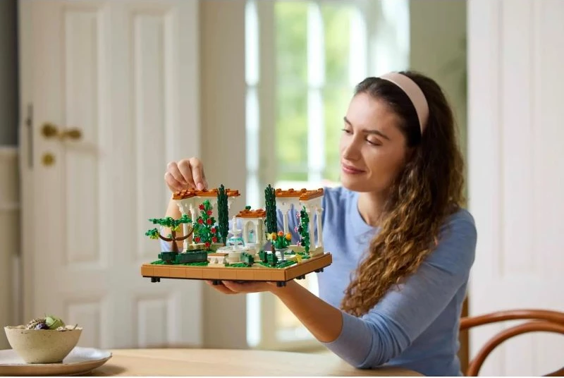 Set ndërtimi LEGO Icons për të rritur