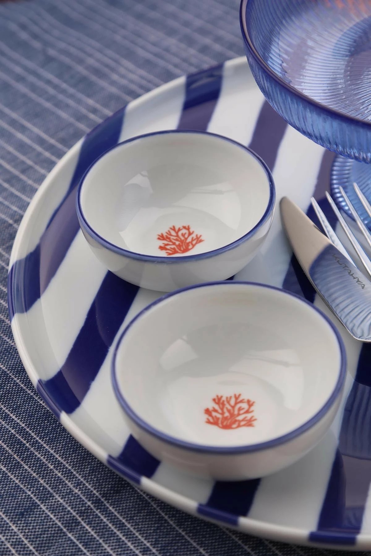 Set tasash porcelani, shumëngjyrëshe, Hermia Concept, NNMUL08KSS4880784 (4 copë)