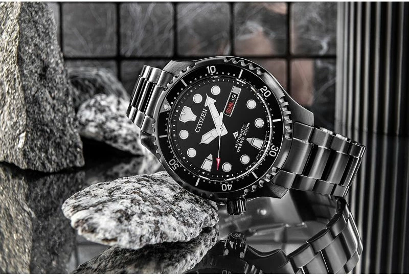 Orë dore për meshkuj Citizen, e zezë