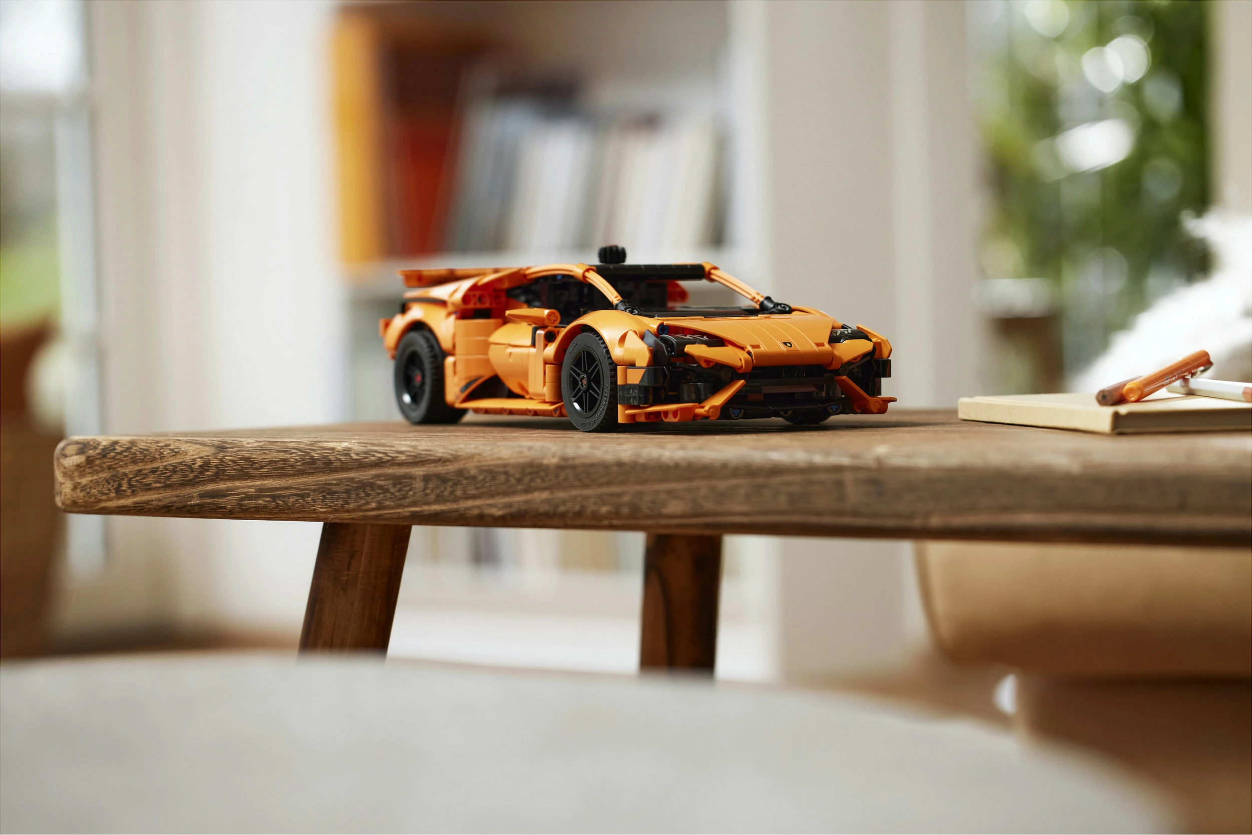 Set LEGO Technic Lamborghini Huracán Tecnica 42196, 806 copa, 9+, portokalli