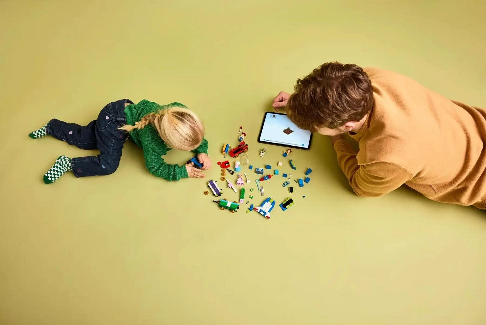 Set LEGO Disney Toy Story Celebration Train and RC Car, 43264, 206 pjesë