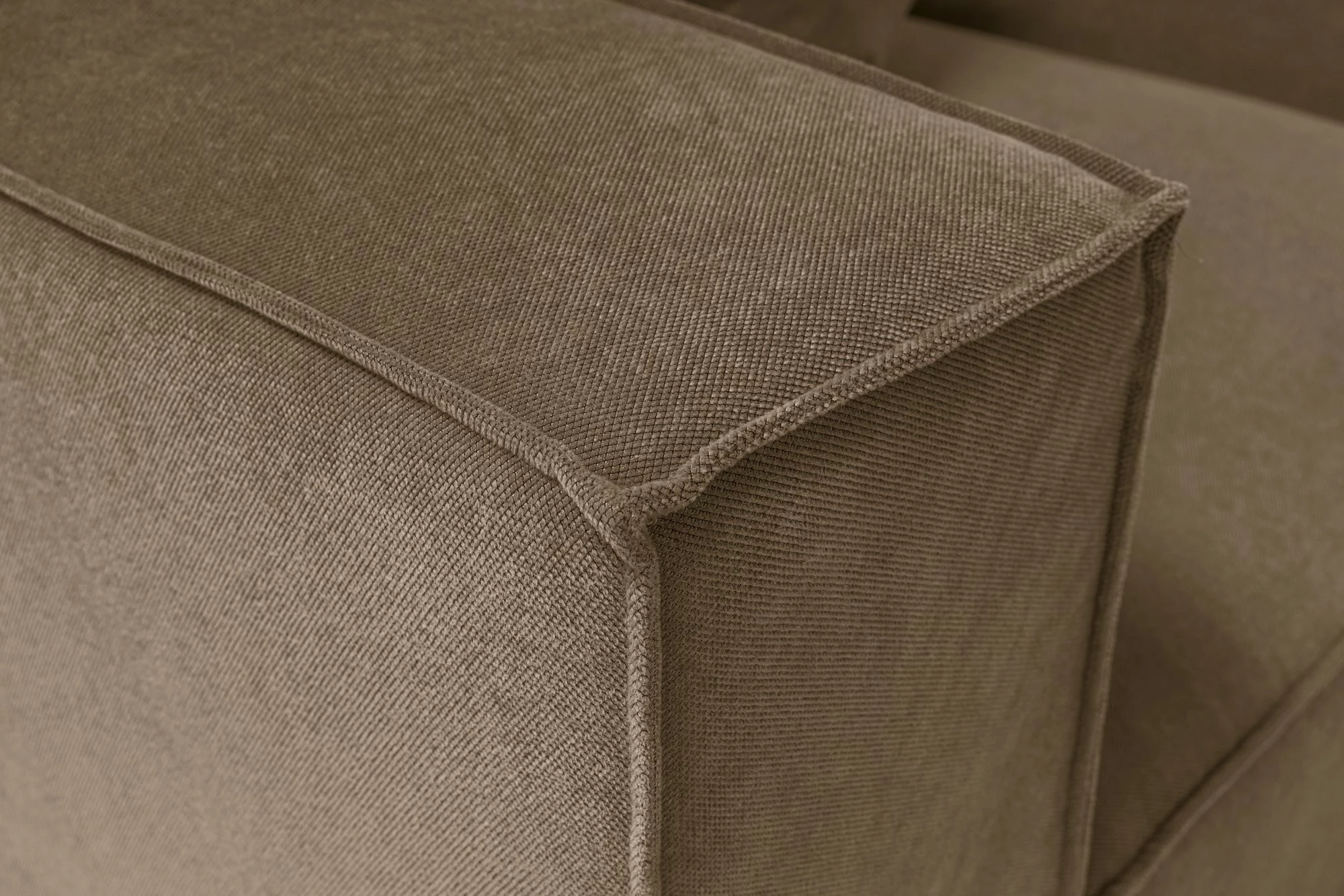 Këndore Sora me pouffe, kornizë druri, pëlhurë lino, kafe, 350x65x190cm