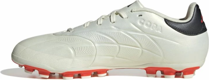 Atlete për futboll adidas për meshkuj, të bardha