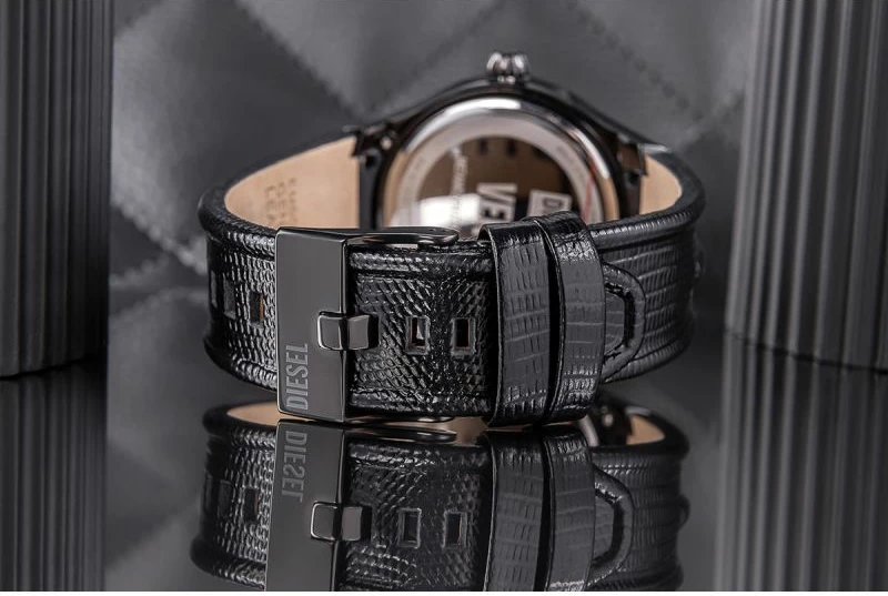 Orë dore për meshkuj DIESEL, e zezë