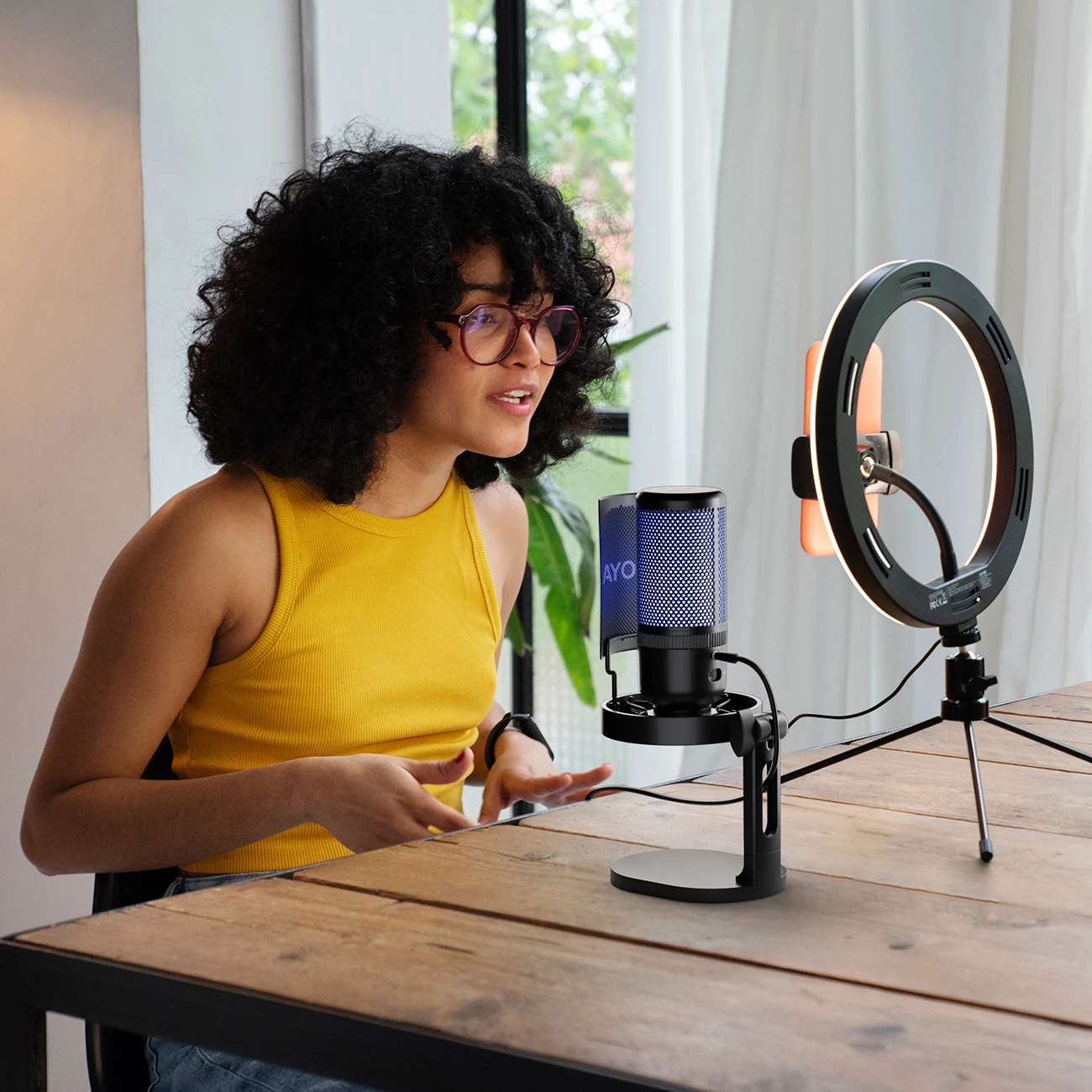 Mikrofon BOYA K3 me kabllo USB-C, 48 kHz/16-bit, superkardioid, RGB, me stativ tavoline & pop filter, i zi