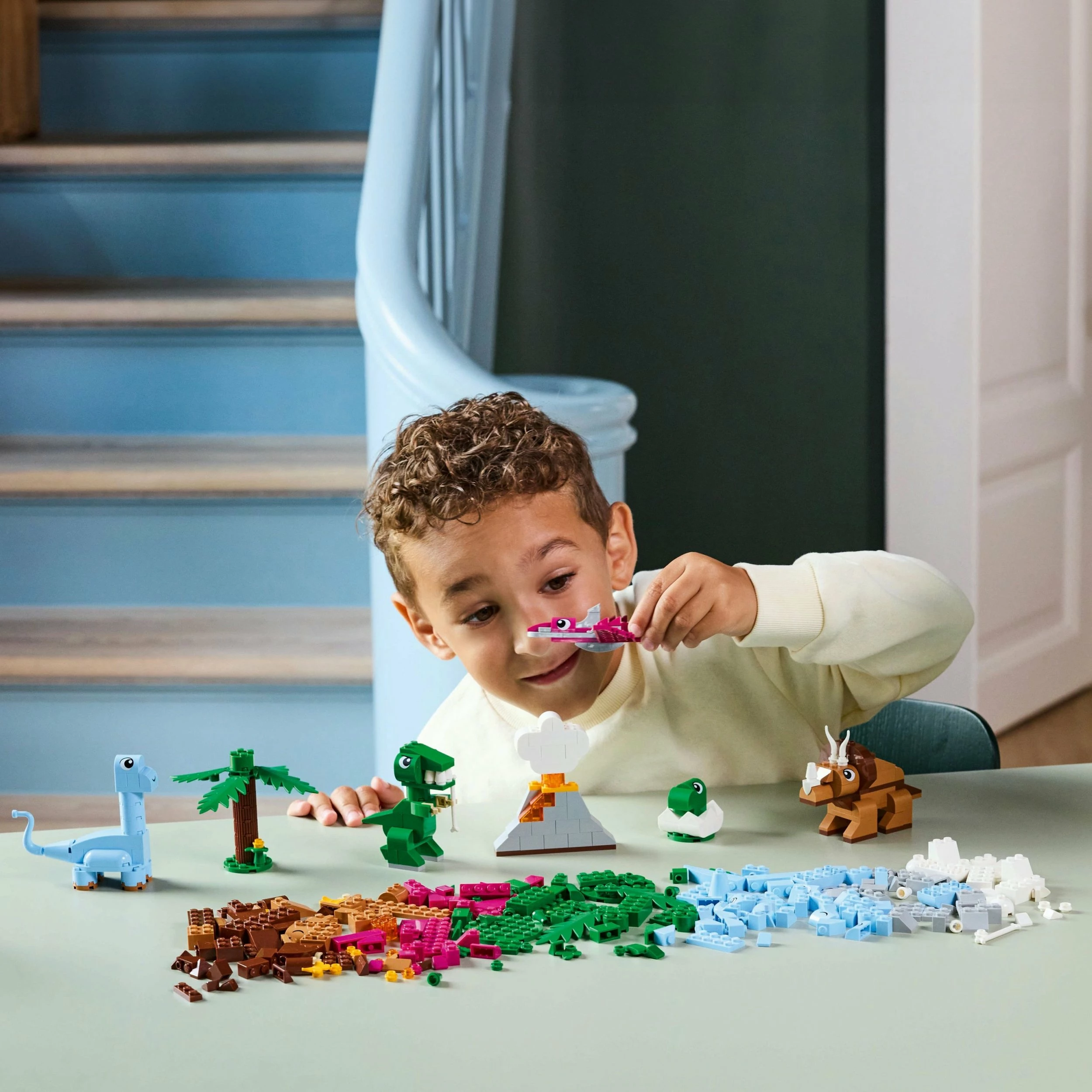 Set LEGO Classic Creative Dinosaurs 11041, 450 elemente