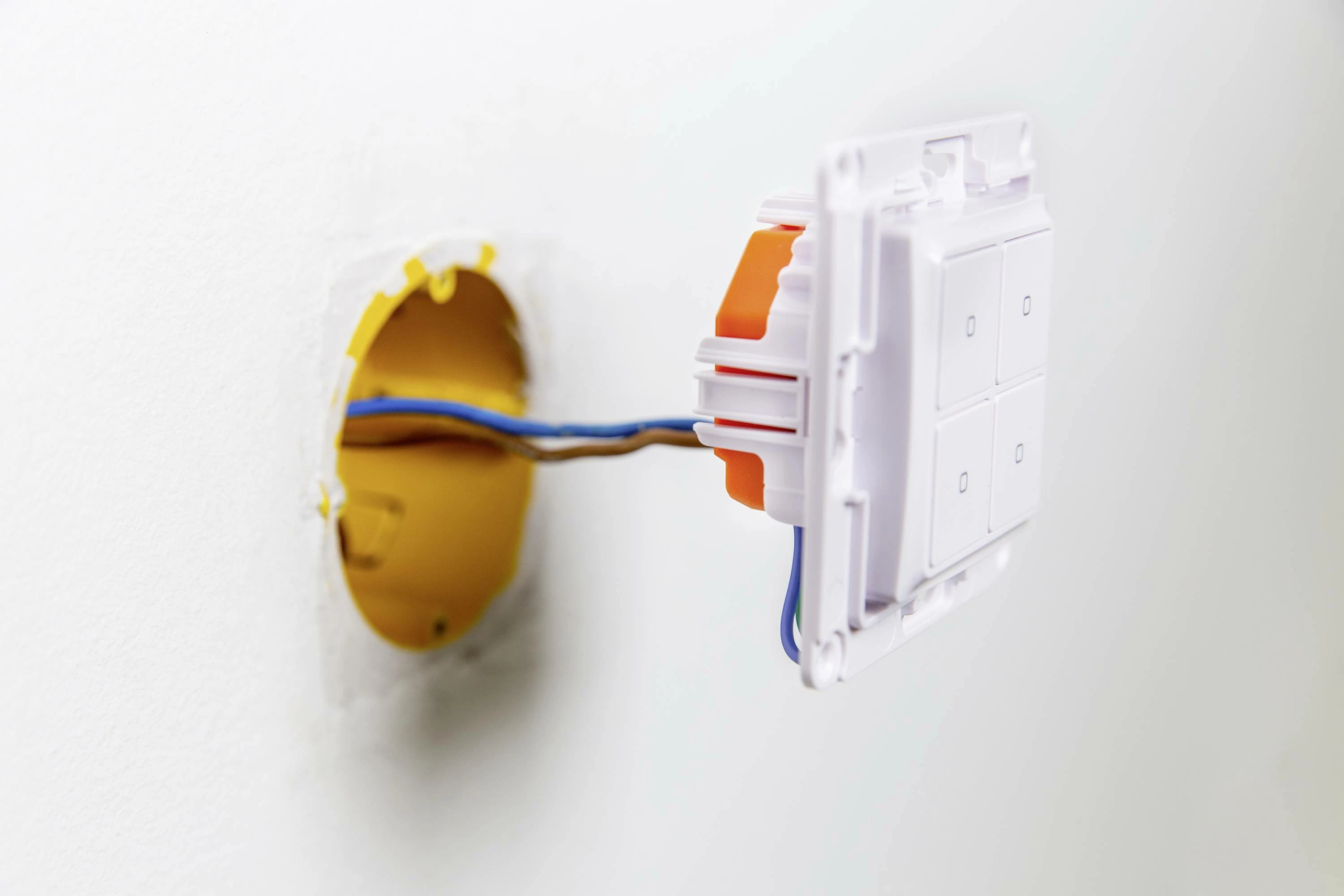 Pajisje e aktivizimit të veprimeve Shelly Plus i4