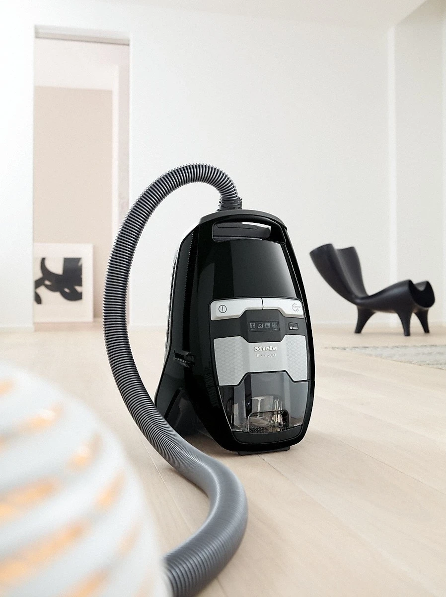 Fshesë me korrent Miele Blizzard CX1, 890 W, e zezë