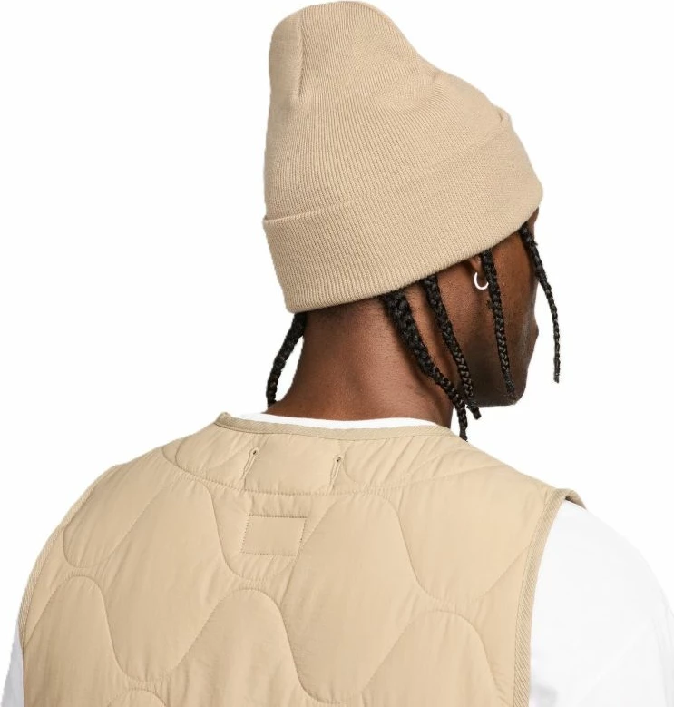 Kapelë Nike, bezhë