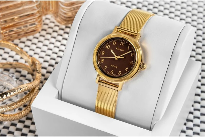 Orë dore për femra CASIO, ari