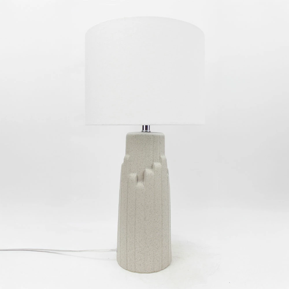 Llambë tavoline TEKTON, bazë qeramike gri, abazhur lino i bardhë, 25x25x50cm