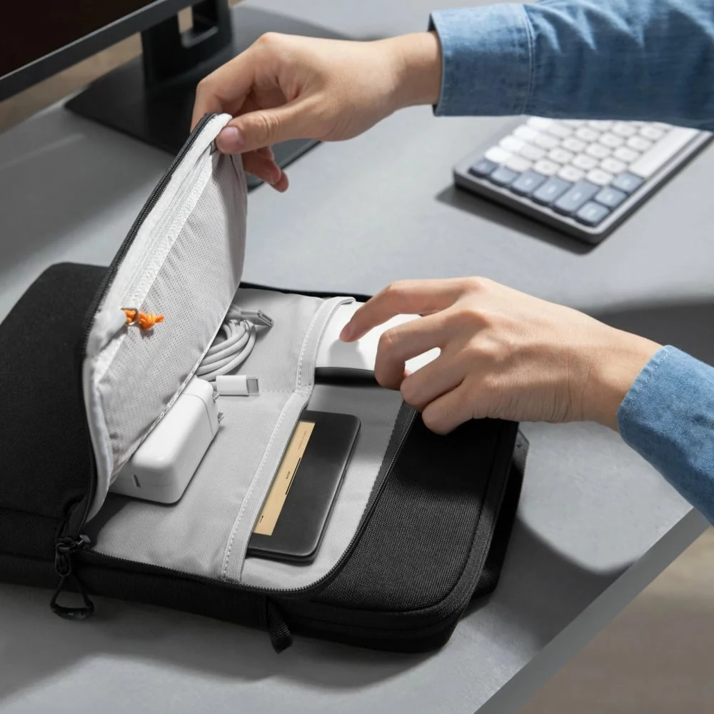 Çantë laptopi Tech-Protect Defender VR 15-16, e zezë