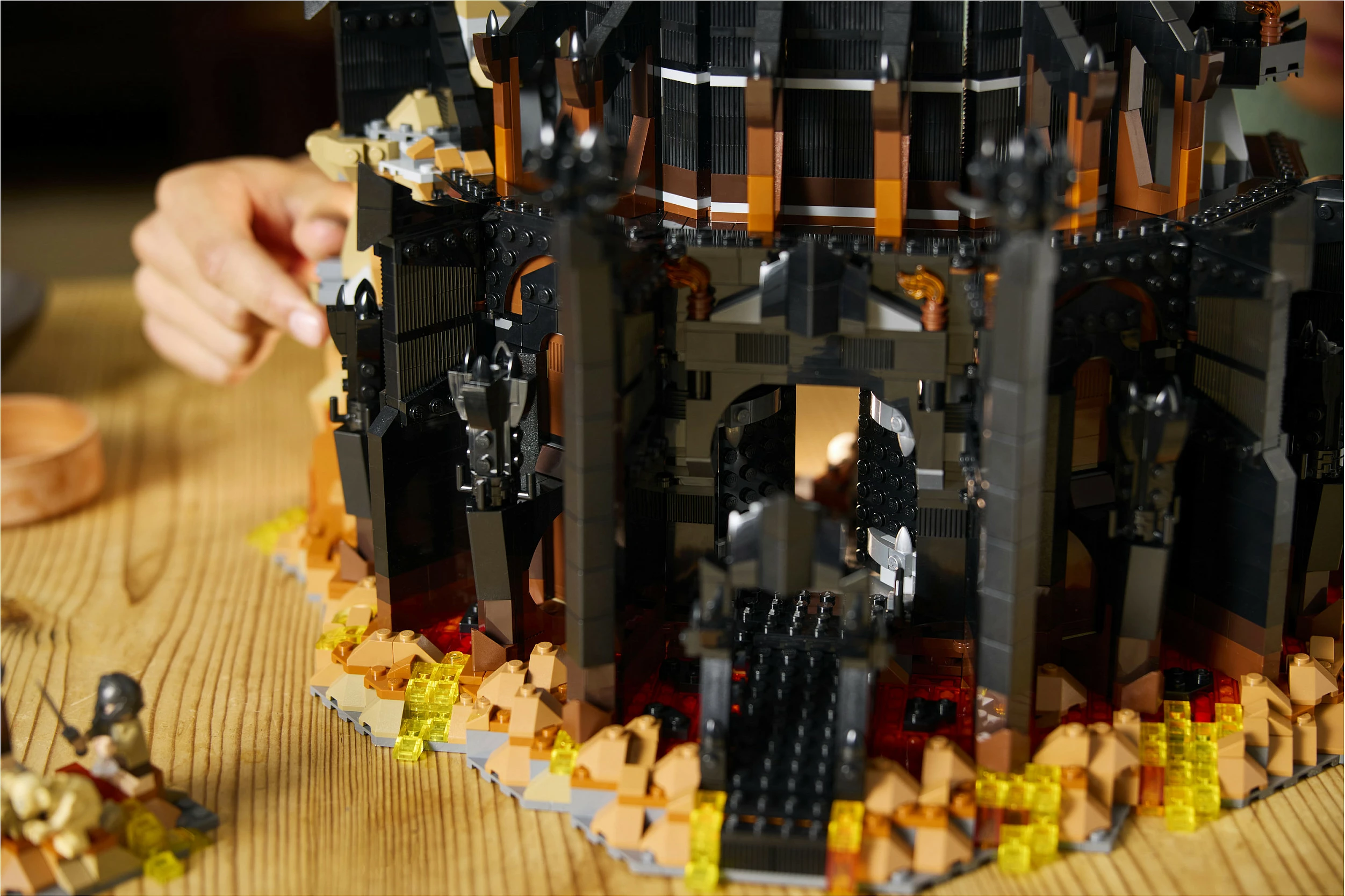 Set ndërtimi LEGO Icons The Lord of the Rings 10333 Barad-dûr, 5471 copë, 18+, shumëngjyrësh