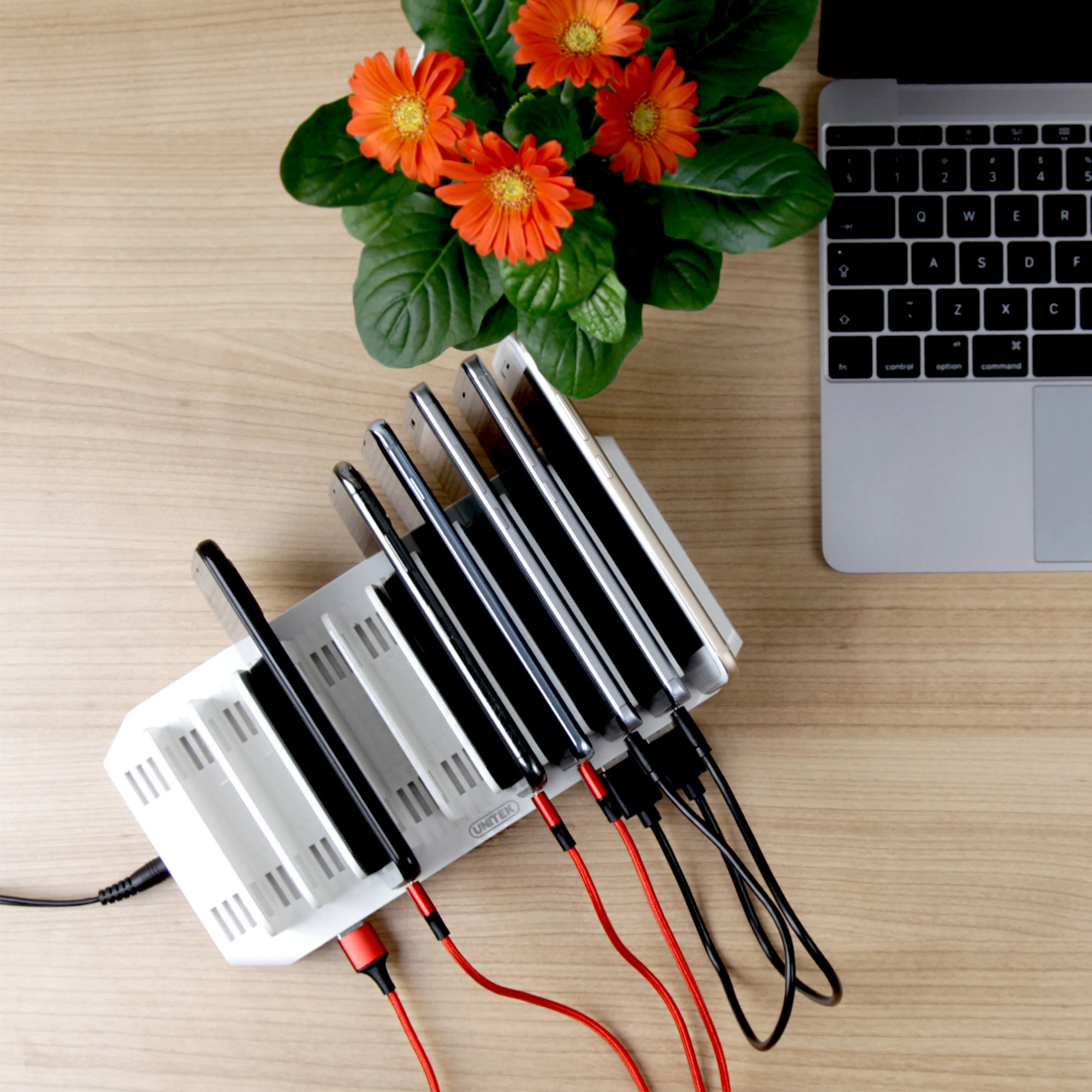 Stacion karikimi USB Unitek Y-2190, 10x USB-A 2.4A, 160W, QC 3.0, i bardhë