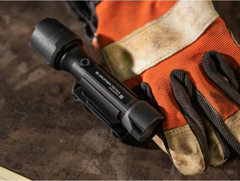 dritë pune Ledlenser, pa ngjyrë specifike