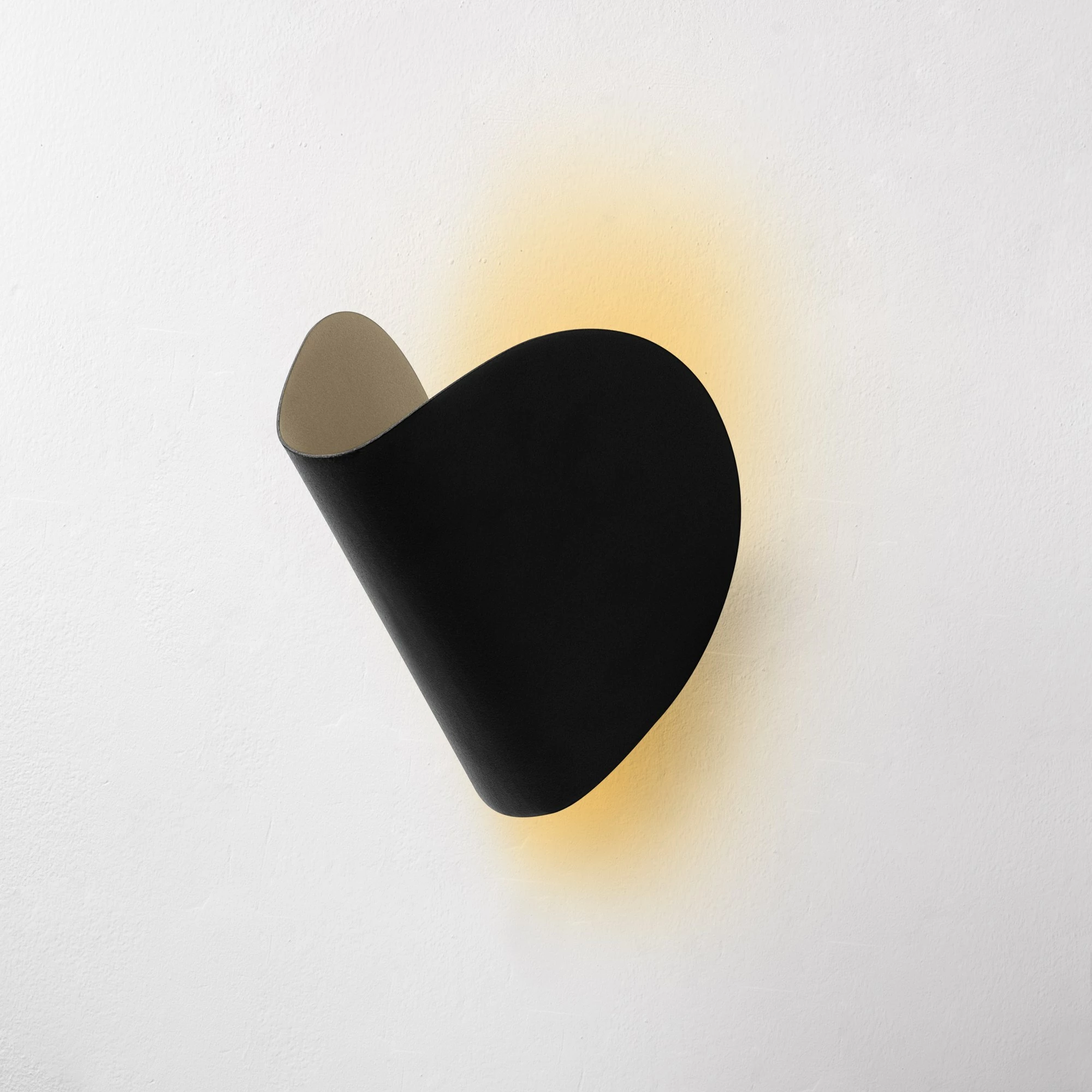 Llambë muri Opviq, Heybe - 13623, ngjyrë e zezë