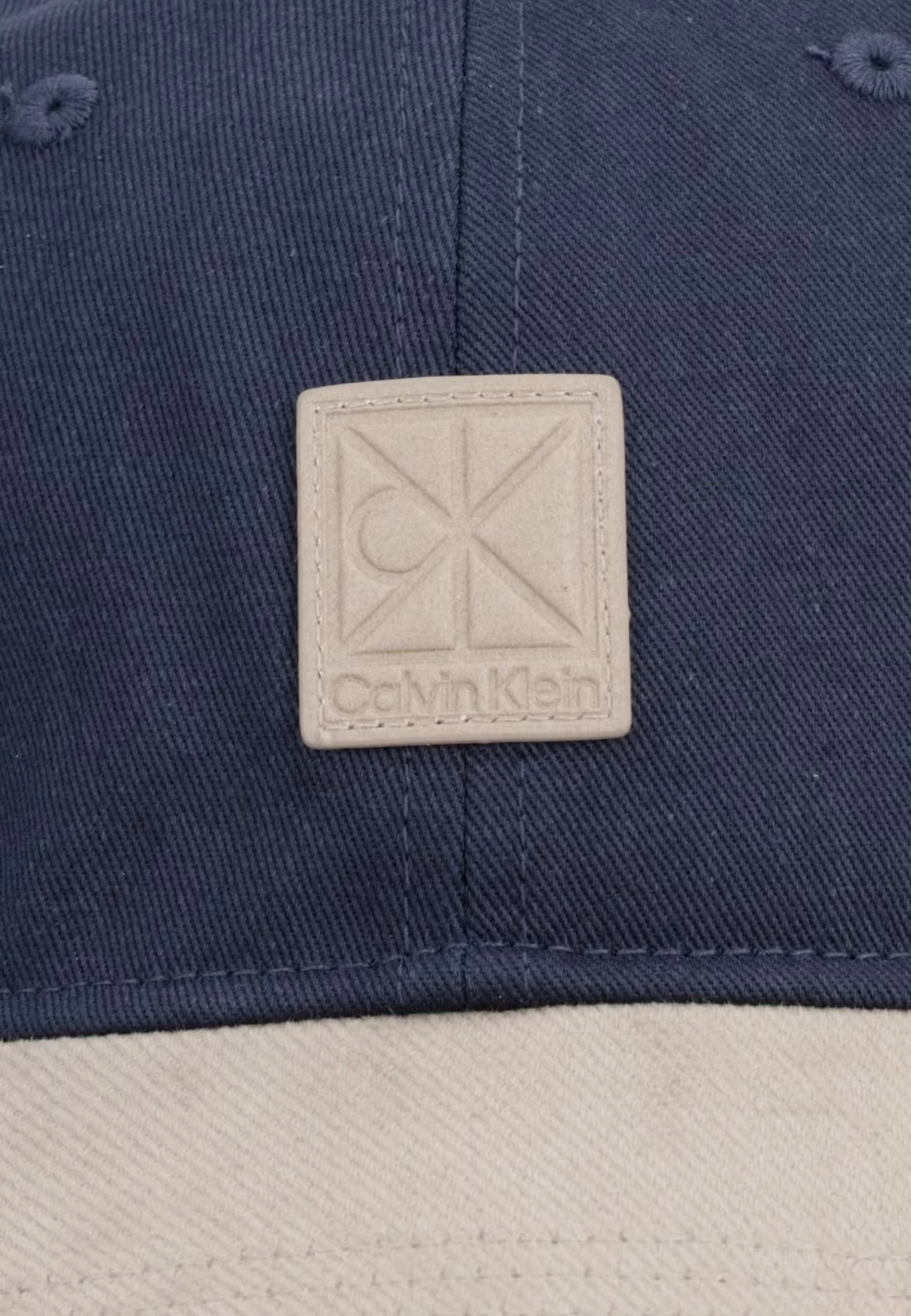 Kapelë bejsbolli Calvin Klein LV04D5110G për meshkuj, e kaltër