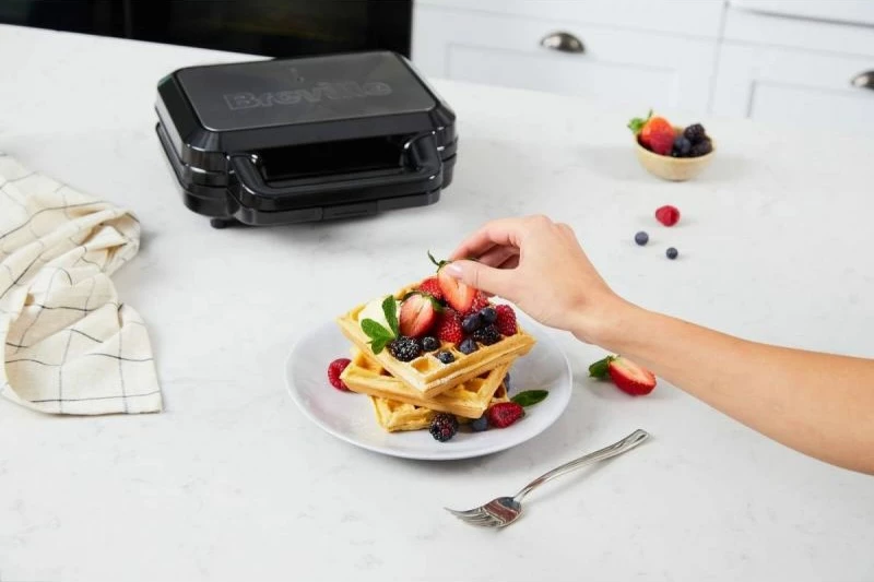 Toster 3-në-1 Breville VST098X, i zi