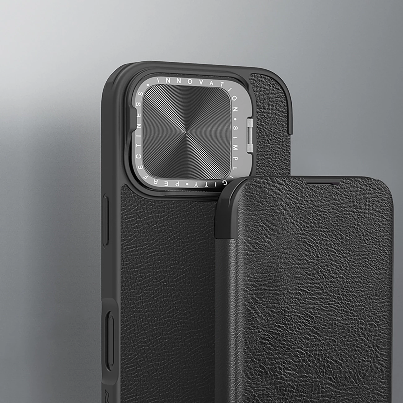 Mbështjellës Nillkin Qin Prop lëkurë për iPhone 16 Pro Max, me kapak kamere dhe mbajtëse, e zezë