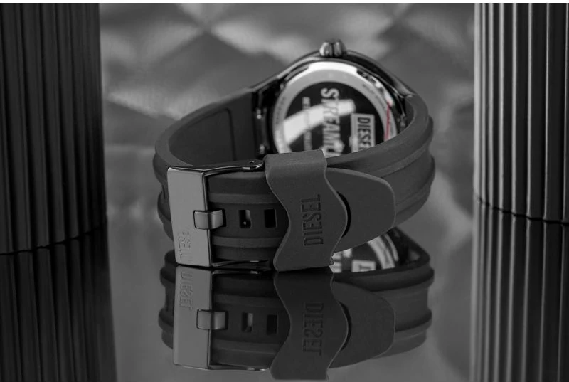 Orë dore për meshkuj DIESEL, e zezë