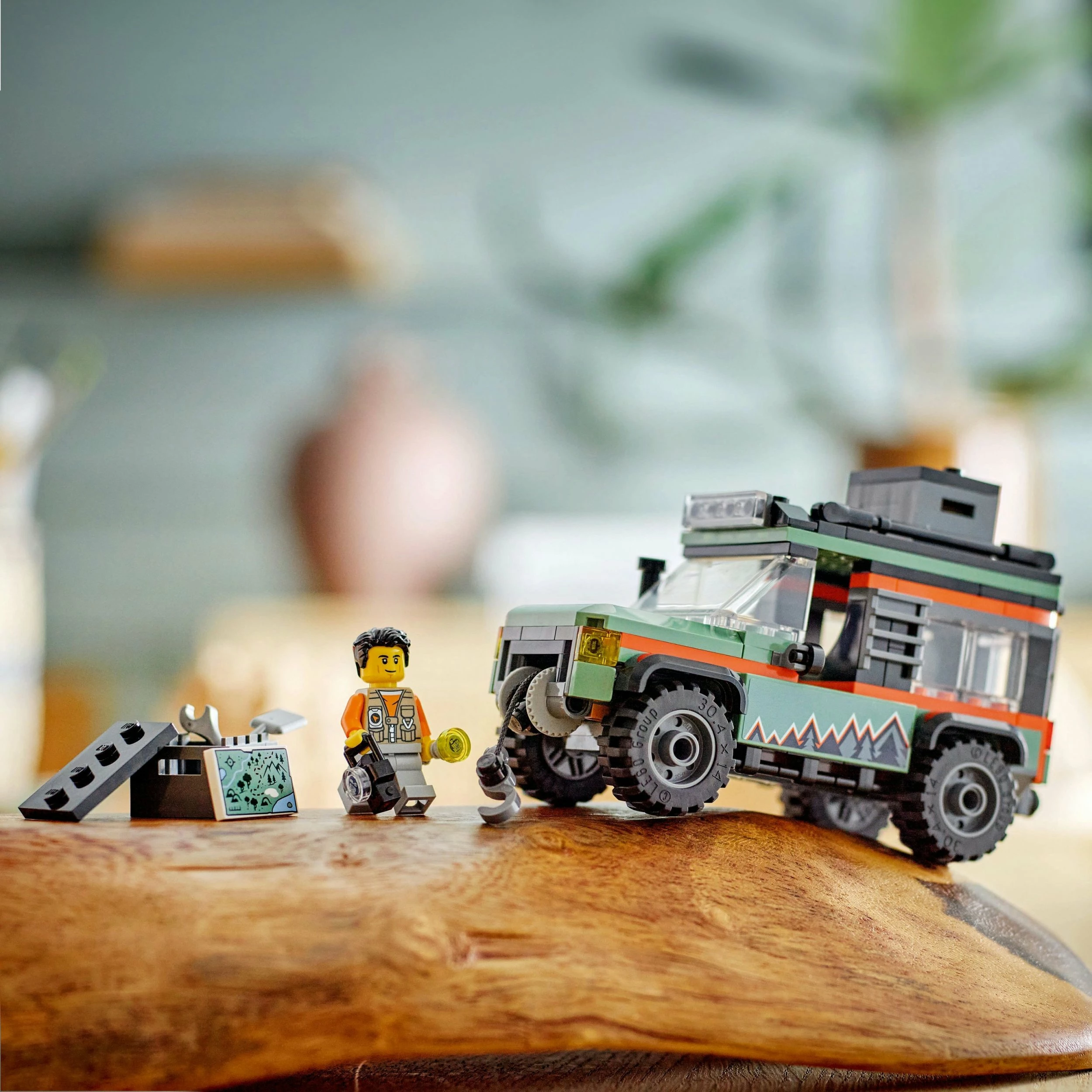 Set LEGO City Mountain Truck Off-Road 4x4 60447, 221 pjesë, për fëmijë 6+, jeshile/zezë