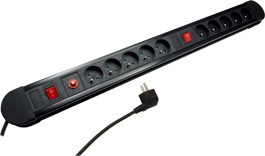 Kasë Maclean MCE10, 10 dalje, 2 ndërprerës, mbrojtje dhe tregues mbingarkese, 3680W, e zezë