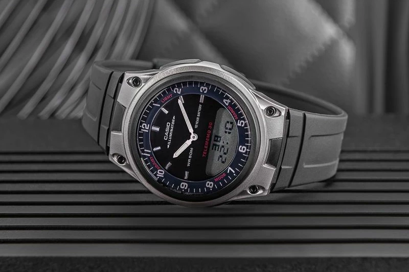 Orë dore për meshkuj Casio, e zezë