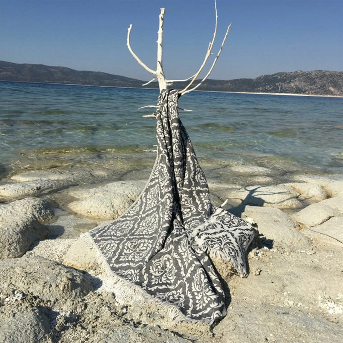 Peshqir plazhi Fouta, model Barok, ngjyrë e zezë, Mijölnir, 90x170cm