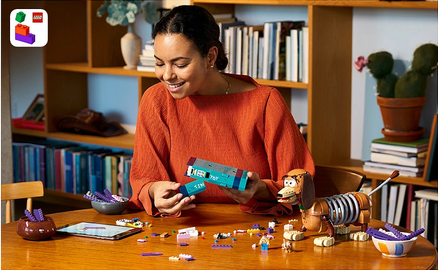 Set ndërtimi LEGO Disney Pixar Toy Story 43301 Slinky Dog Bookends, 1311 pjesë, 18+, shumëngjyrësh