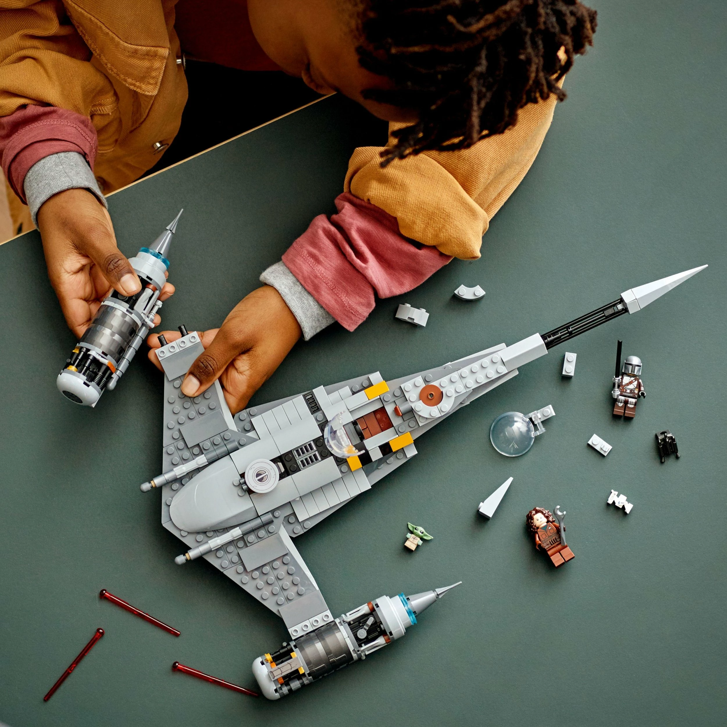 Set LEGO Star Wars 75325 The Mandalorian’s N-1 Starfighter, 412 pjesë, gri