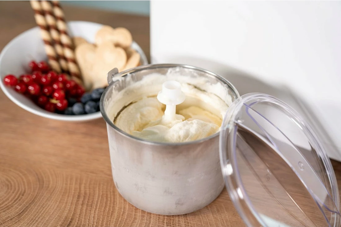 Makine akullore Unold Doppio, 2.4L, 2 tasa, kompresor, çelik inox, e bardhë